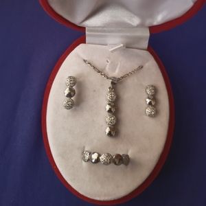 New Silver Jewelry Sets. Ring  size 8.